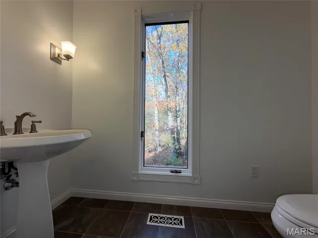 $289,900 | 131 Evergreen Drive, Hillsboro, MO 63050