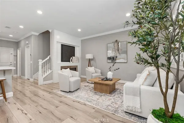 $989,000 | 604 El Paseo, Lake Forest, CA 92610
