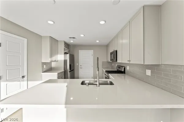 $1,985 | 7023 Wildhorse Crk Street, North Las Vegas, NV 89086