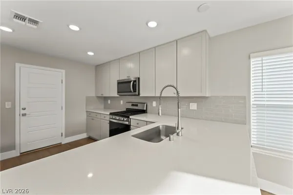 $1,985 | 7023 Wildhorse Crk Street, North Las Vegas, NV 89086