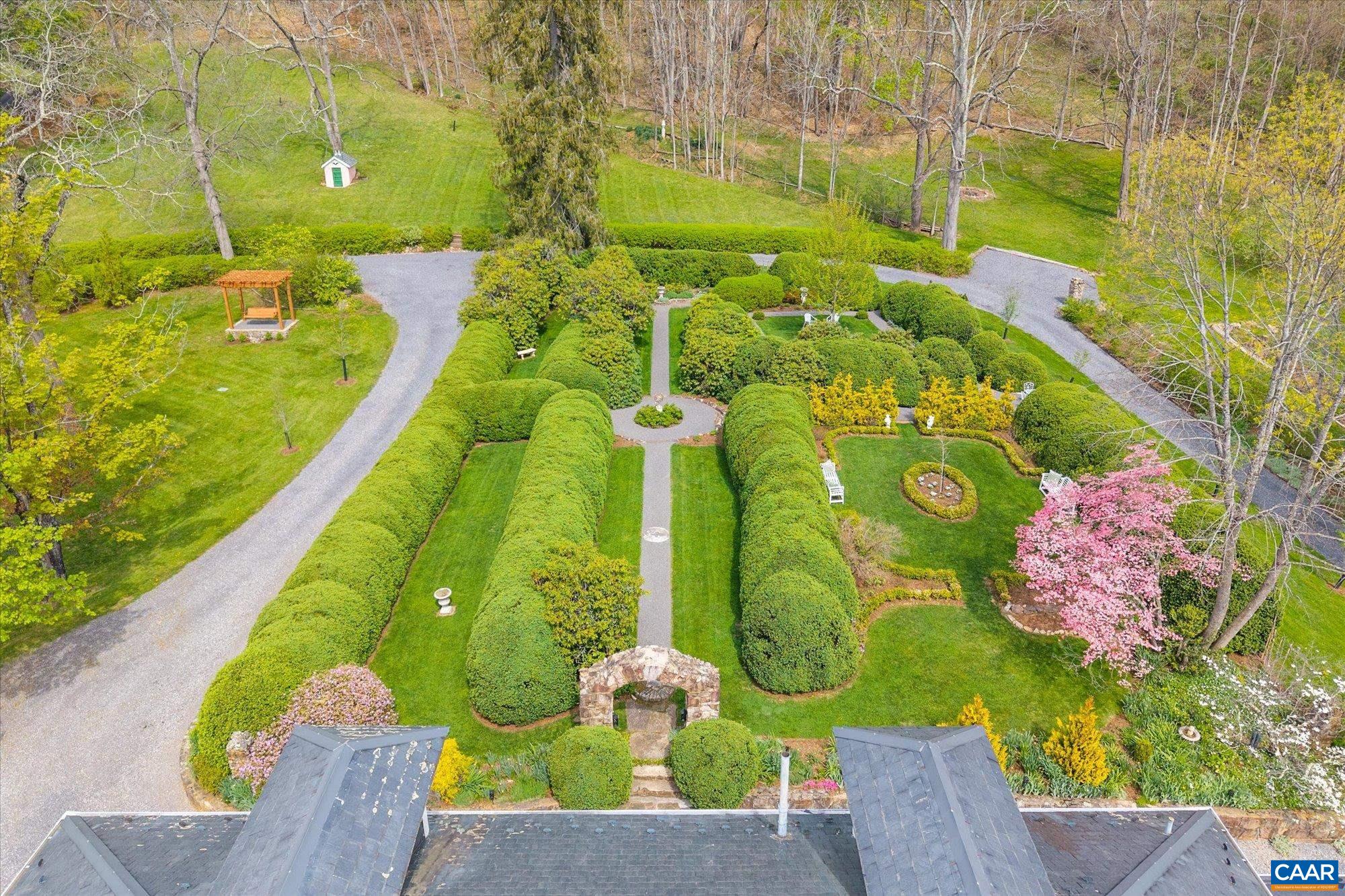 356 Routier Hill Road Hot Springs, VA 24445 - Photo 6 of 75