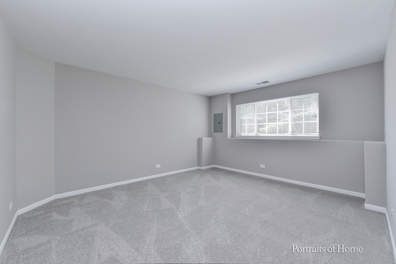 3464 Ravinia Circle Aurora, IL 60504 - Photo 21 of 22 a view of an empty room with a window