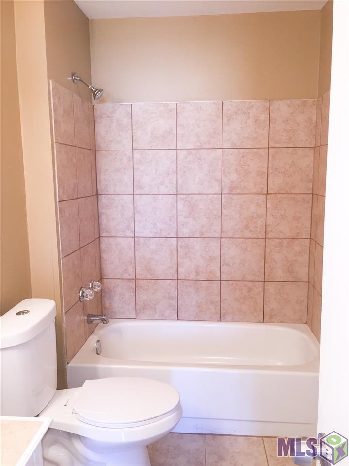 11631 Hallmark Drive Baton Rouge, LA 70807 - Photo 13 of 16 Full Bath