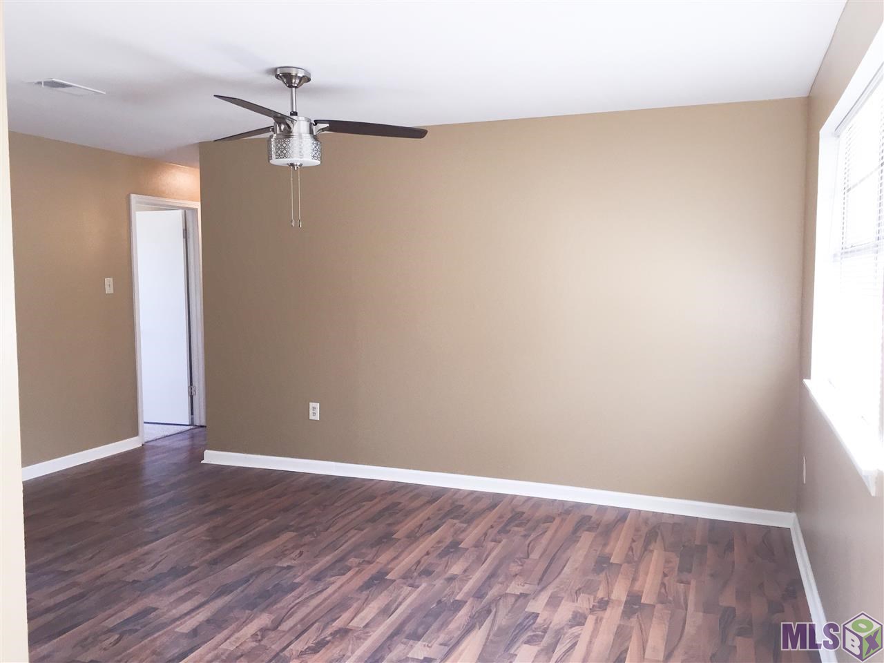 11631 Hallmark Drive Baton Rouge, LA 70807 - Photo 4 of 16 Living Area