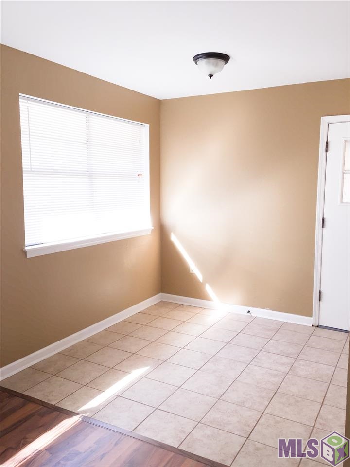 11631 Hallmark Drive Baton Rouge, LA 70807 - Photo 6 of 16 Dinning Area view 1