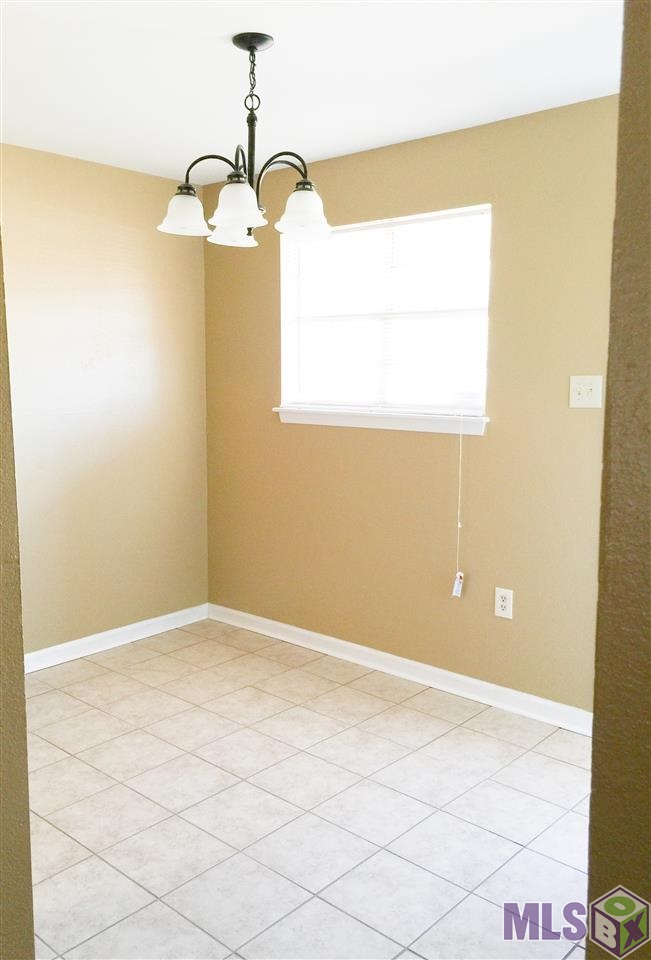 11631 Hallmark Drive Baton Rouge, LA 70807 - Photo 8 of 16 Sitting Area/Office