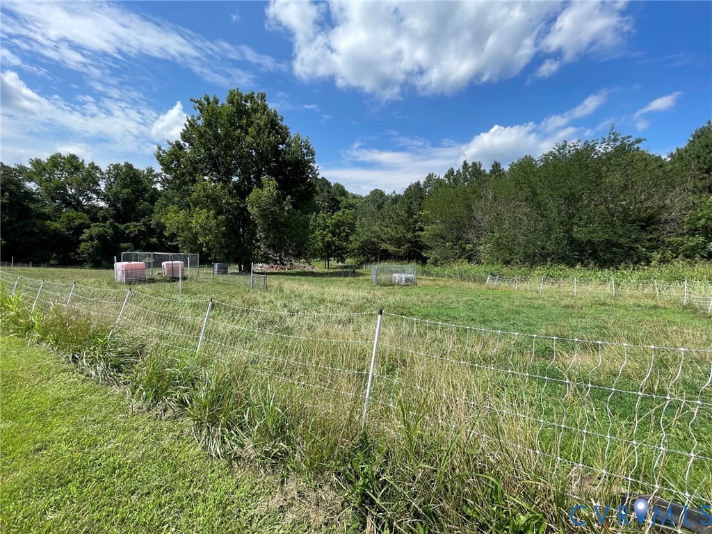 1 Deer Run Road Blackstone, VA 23824 - Photo 9 of 17 Expansive green space featuring a woven wire fence