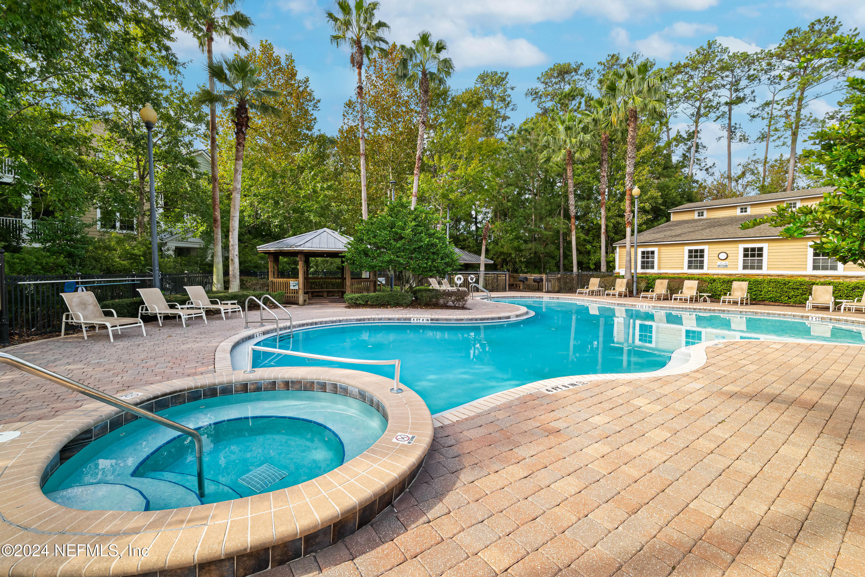 8550 Touchton Road, Unit 917 Jacksonville, FL 32216 - Photo 20 of 22 Pool