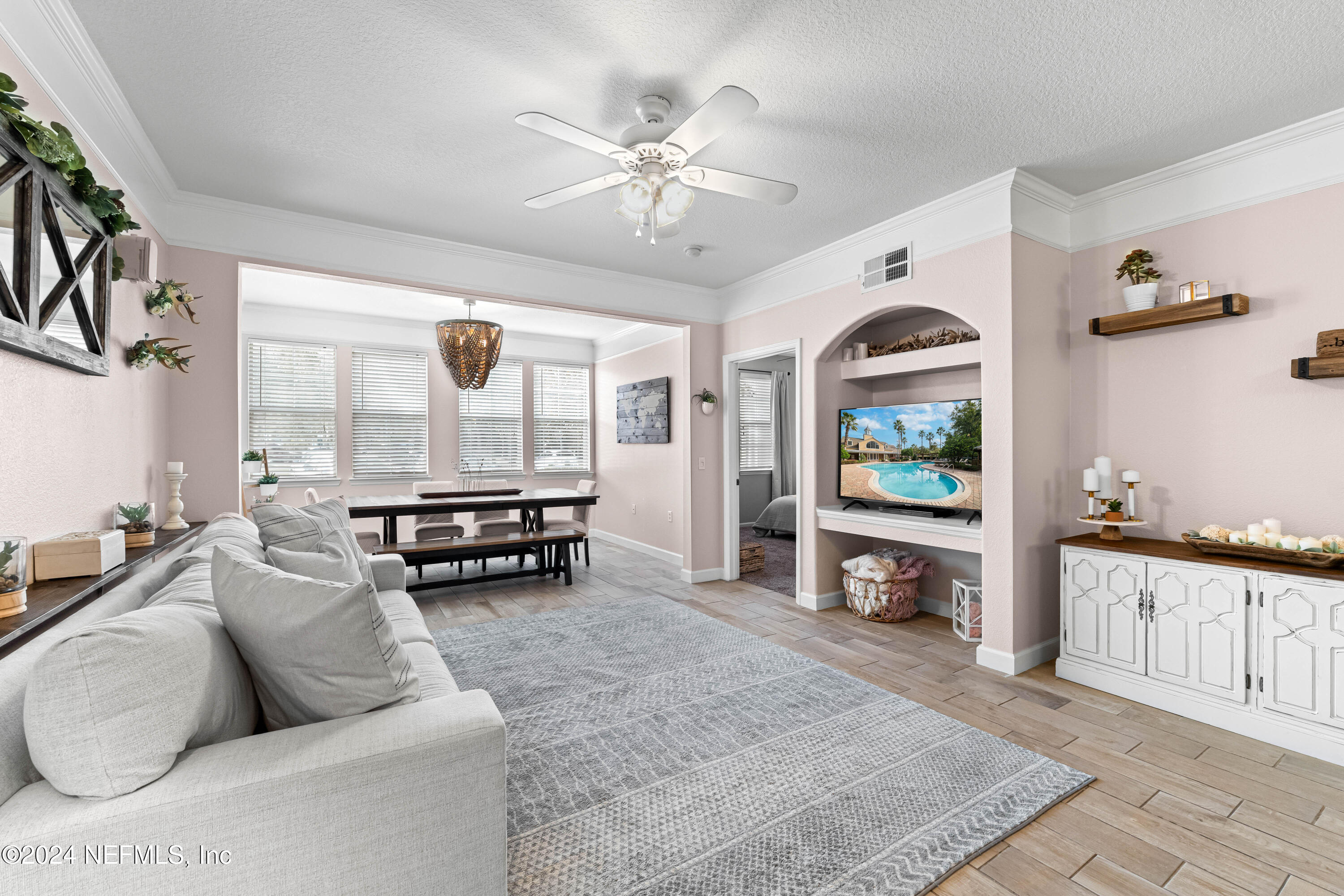 8550 Touchton Road, Unit 917 Jacksonville, FL 32216 - Photo 3 of 22 Living Area