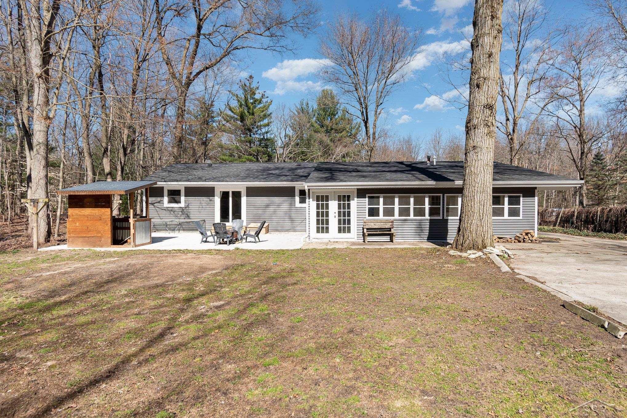 11381 Roosevelt Road Saginaw, MI 48609 - Photo 2 of 15 50135982-17778375-6bec-4570-a71d-14edab40c5dc.JPG