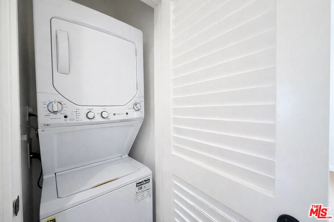 423 Ocean, Unit 2 Santa Monica, CA 90403 - Photo 13 of 18 a close up view of a washer and dryer