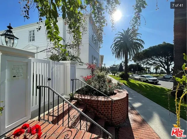 $12,900 | 423 Ocean, Unit 2, Santa Monica, CA 90403