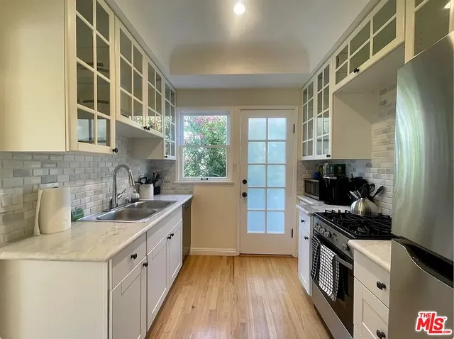 $12,900 | 423 Ocean, Unit 2, Santa Monica, CA 90403