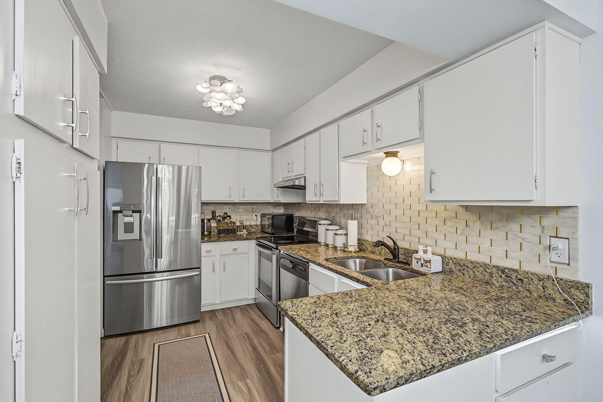 8445 Morgan Lane Eden Prairie, MN 55347 - Photo 14 of 37