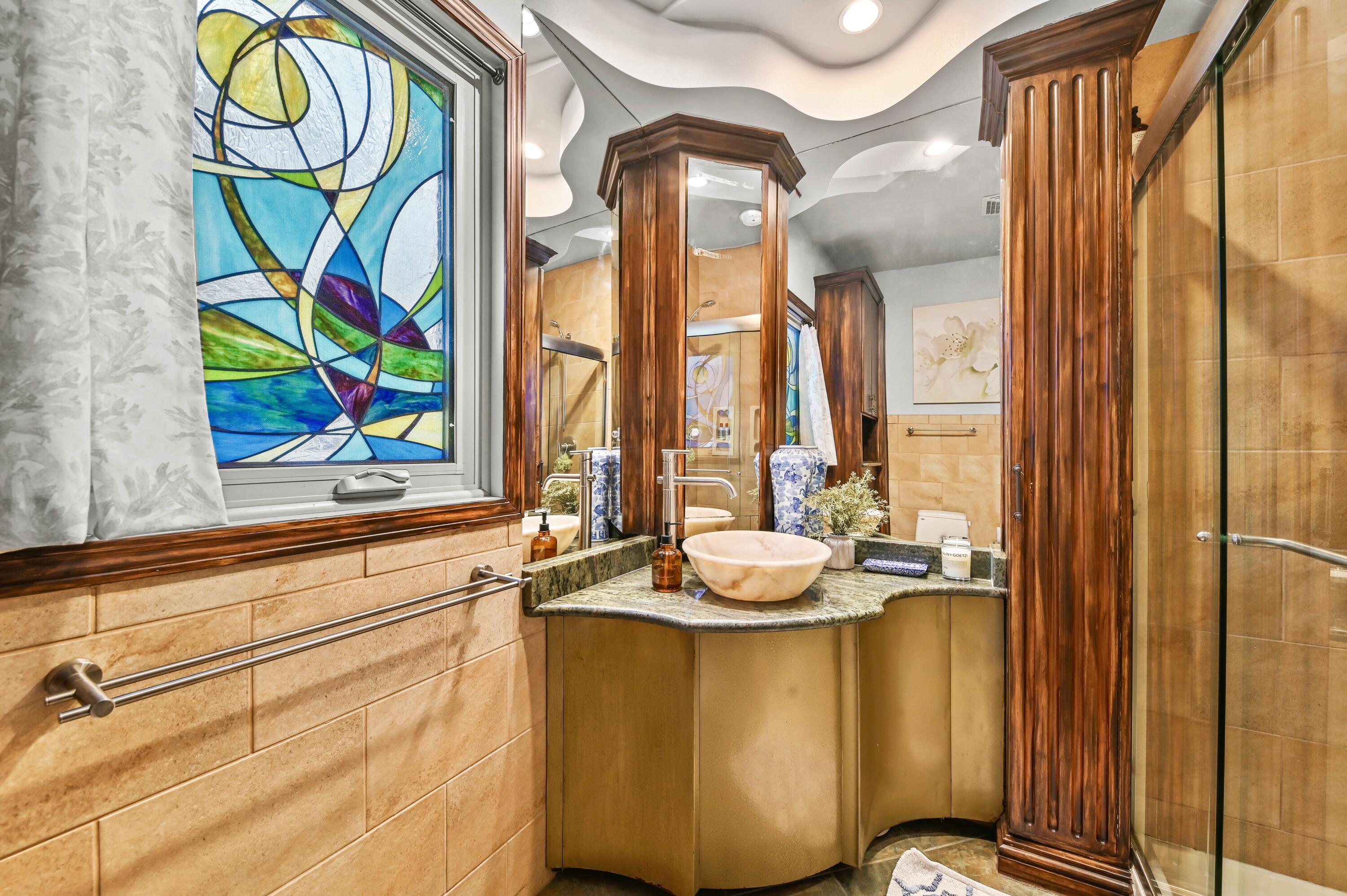 2963 North Summit Avenue Milwaukee, WI 53211 - Photo 24 of 39 2nd Floor Bathroom