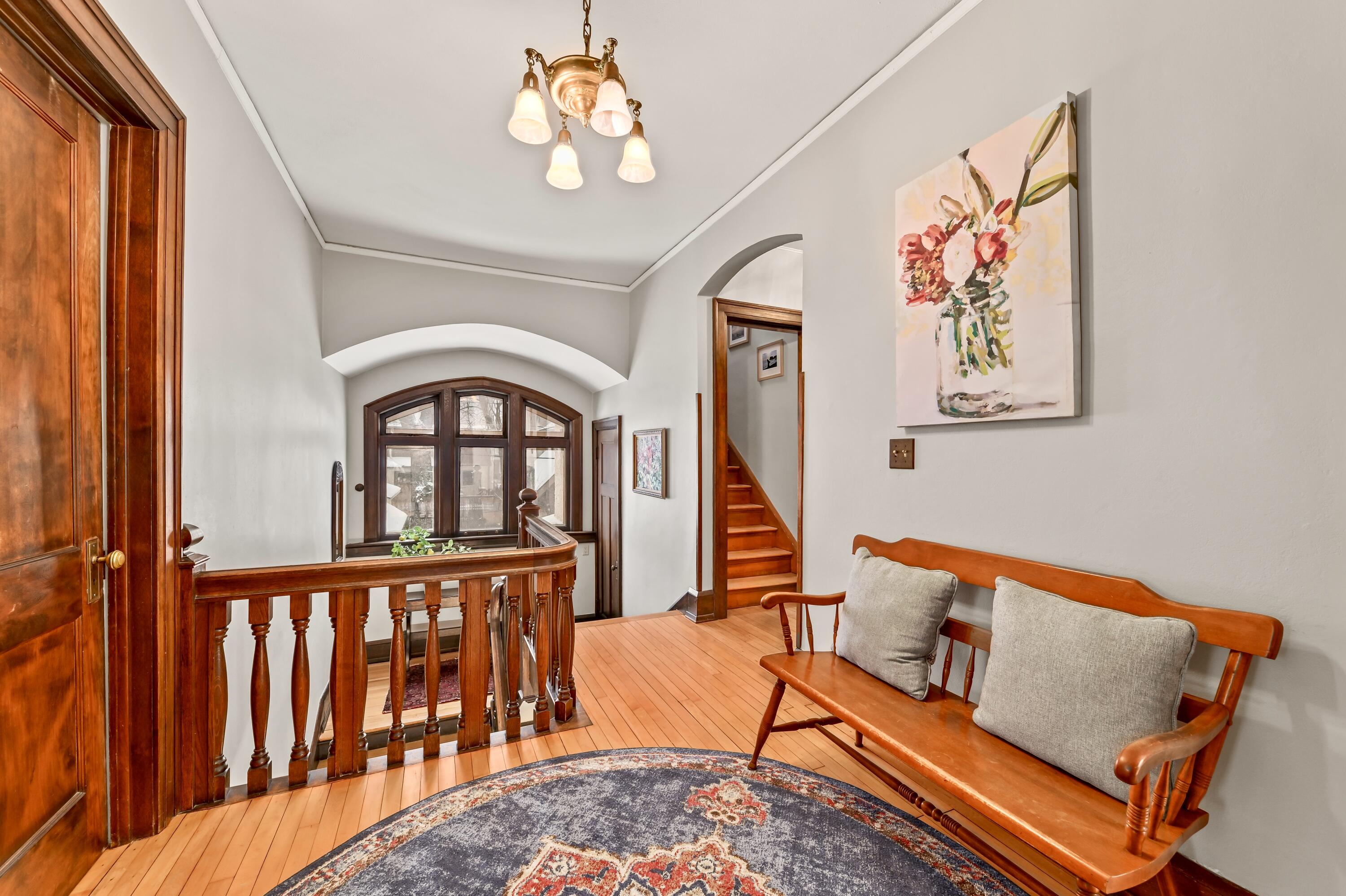 2963 North Summit Avenue Milwaukee, WI 53211 - Photo 26 of 39 2nd Floor Hallway