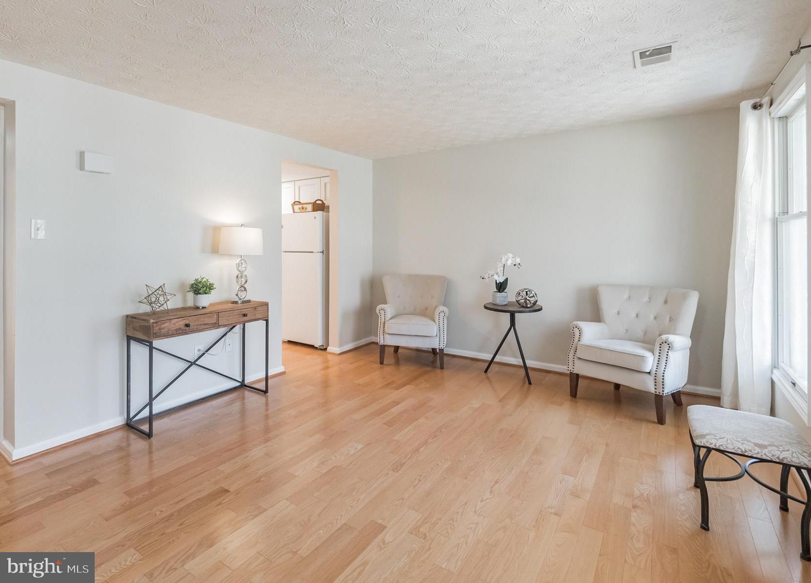 1507 Twisted Oak Drive Reston, VA 20194 - Photo 4 of 26