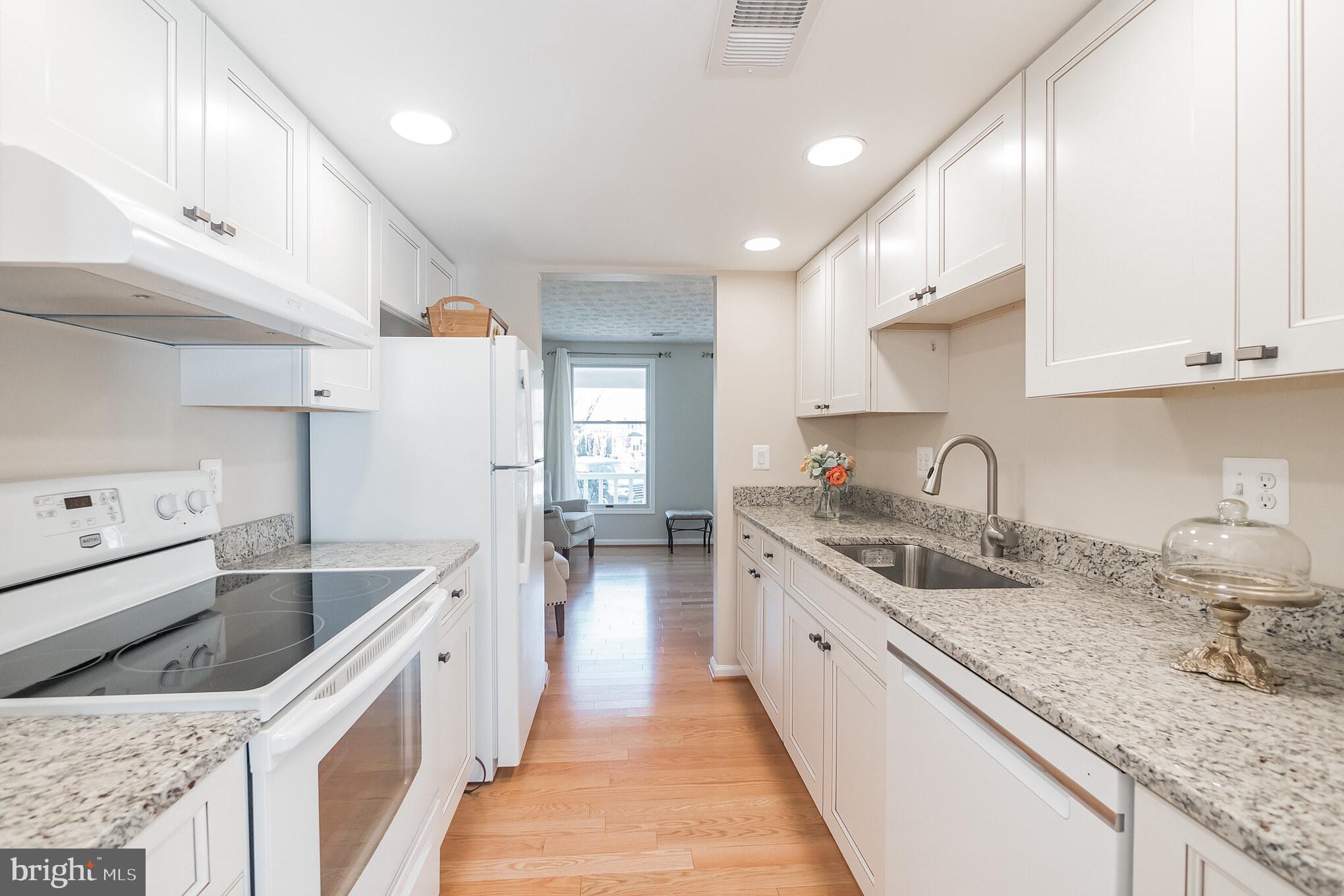 1507 Twisted Oak Drive Reston, VA 20194 - Photo 8 of 26