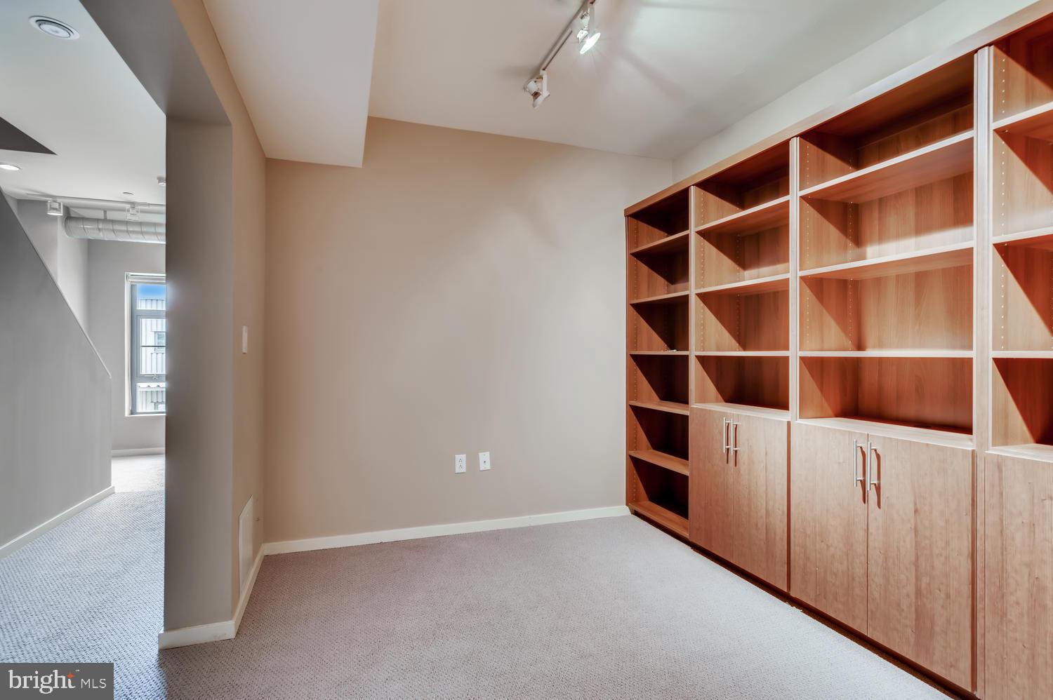 1200 Steuart Street, Unit 1040 Baltimore, MD 21230 - Photo 17 of 42 Den/Study