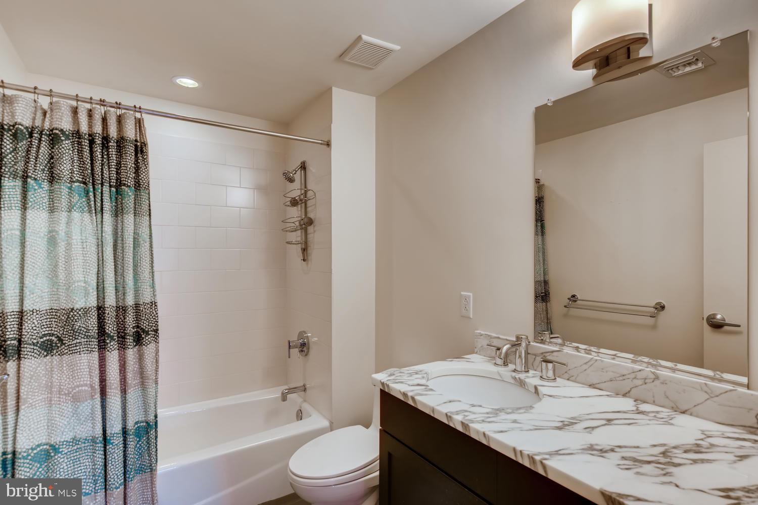 1200 Steuart Street, Unit 1040 Baltimore, MD 21230 - Photo 18 of 42 Guest Bathroom