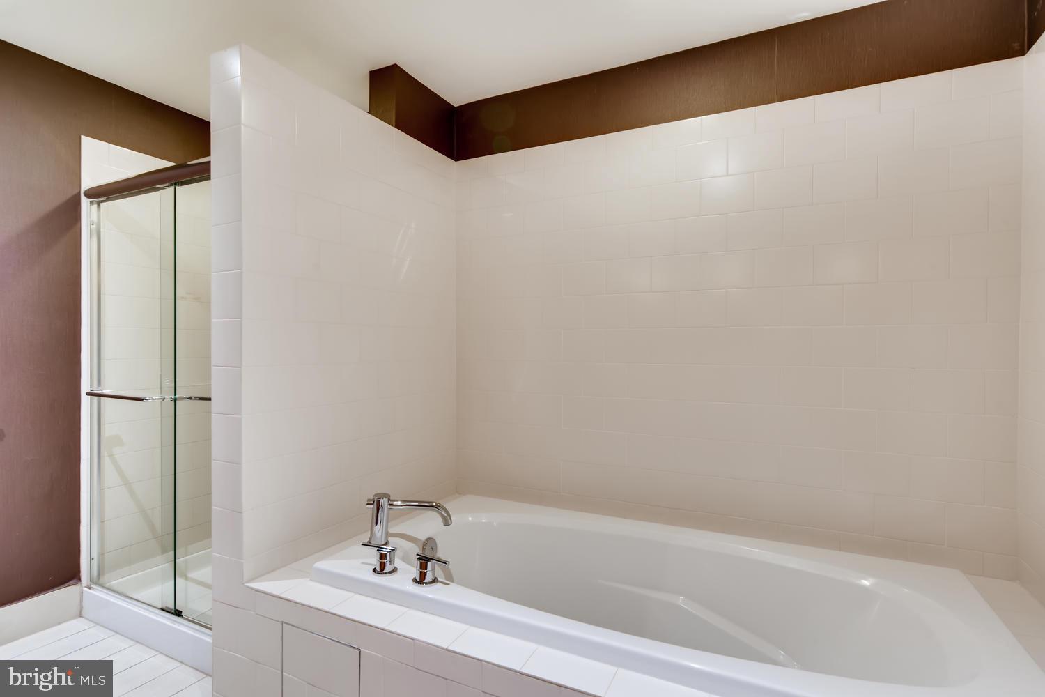 1200 Steuart Street, Unit 1040 Baltimore, MD 21230 - Photo 25 of 42 Master Bathroom