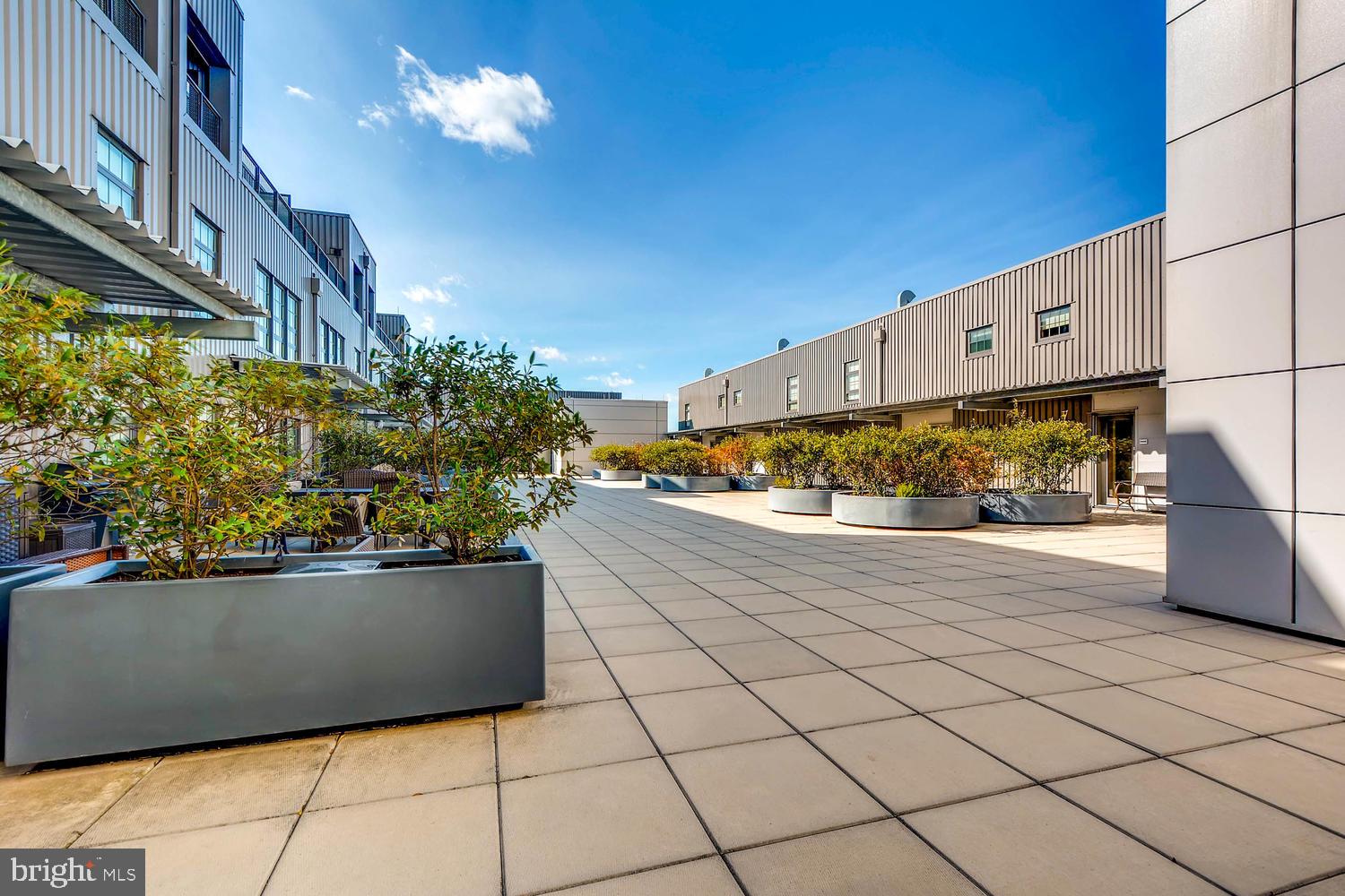 1200 Steuart Street, Unit 1040 Baltimore, MD 21230 - Photo 33 of 42 Outdoor terrace