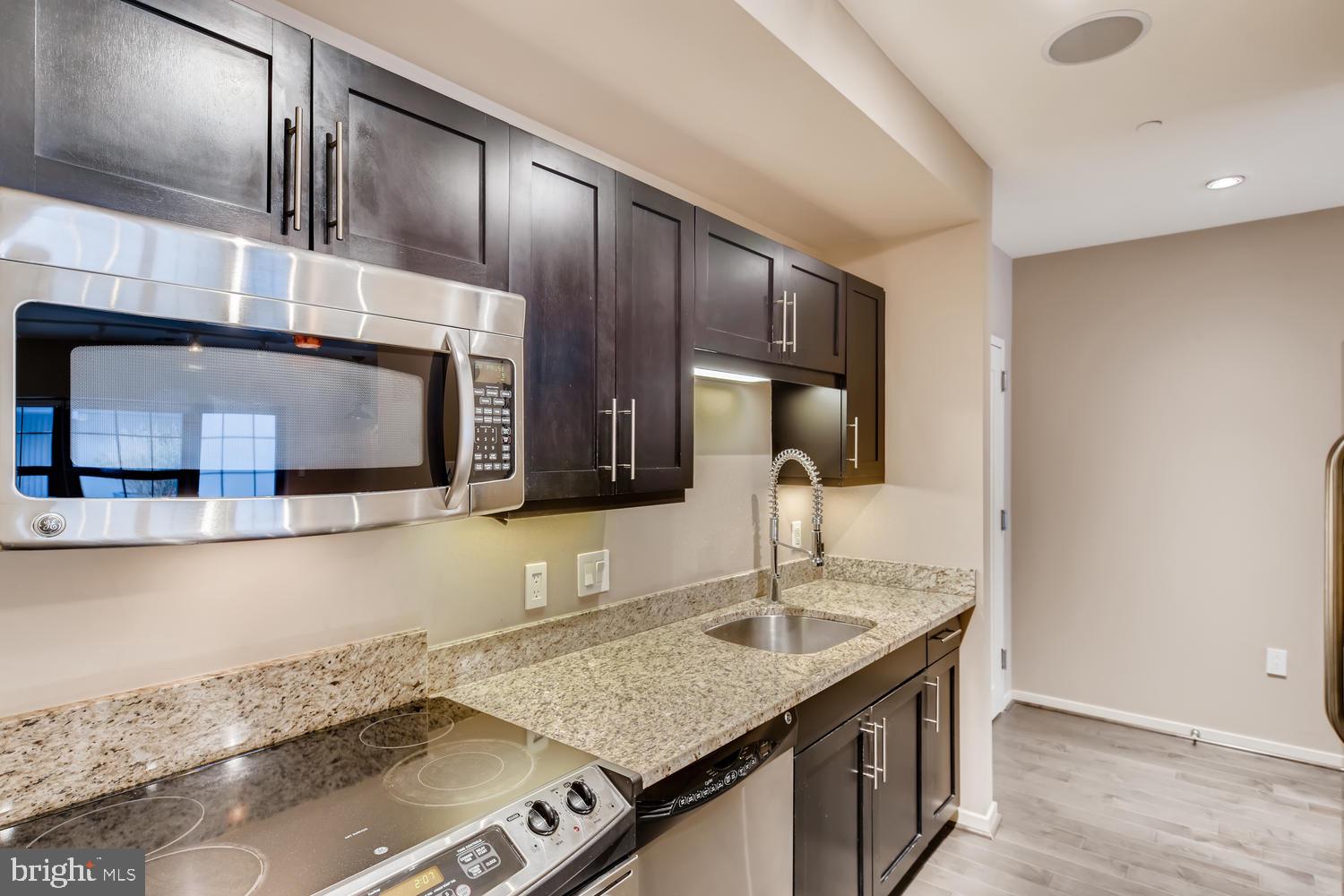 1200 Steuart Street, Unit 1040 Baltimore, MD 21230 - Photo 8 of 42 Kitchen