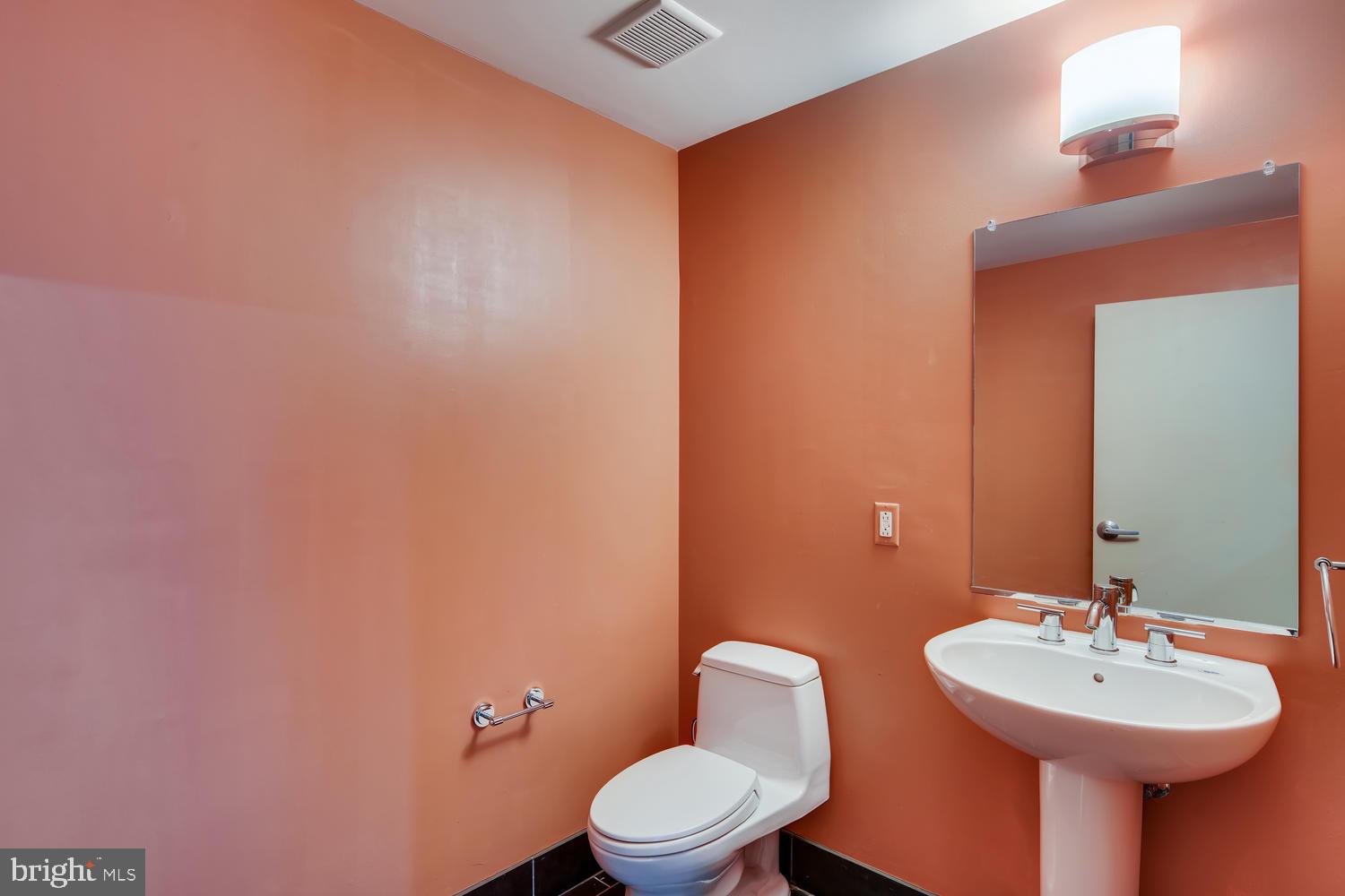 1200 Steuart Street, Unit 1040 Baltimore, MD 21230 - Photo 10 of 42 Powder Room