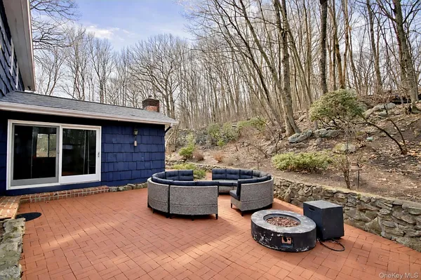 $729,900 | 9 Crescent Lane, Putnam Valley, NY 10579