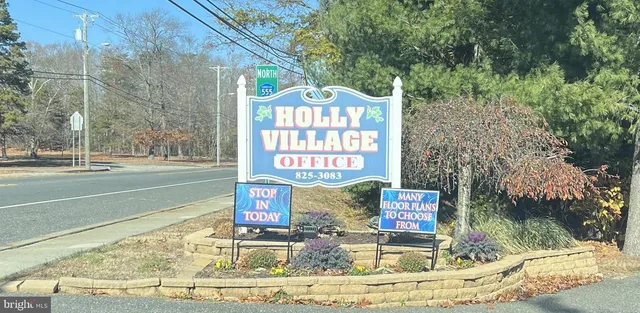 a sign that is on the side of a road