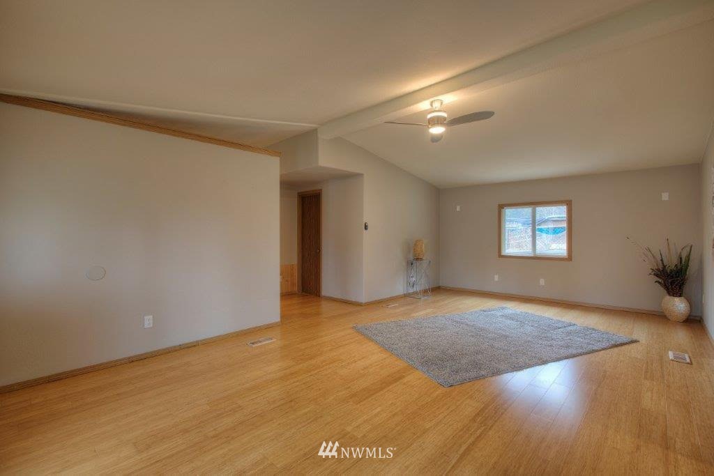 17126 Orting Road North Sumner, WA 98391 - Photo 3 of 25