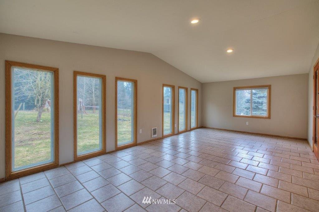 17126 Orting Road North Sumner, WA 98391 - Photo 6 of 25