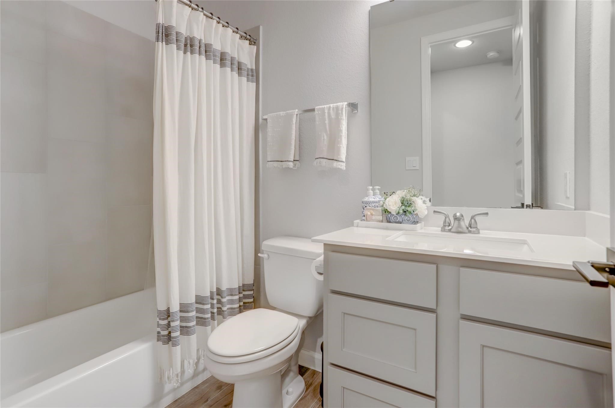 4438 Peloton Road Iowa Colony, TX 77583 - Photo 17 of 37 Gallery Image 17
