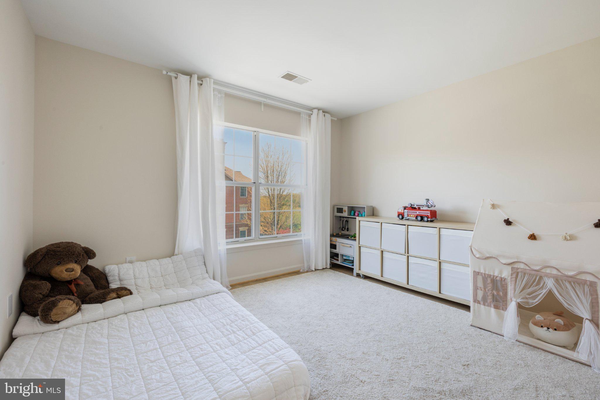 408 Ridgepoint Place, Unit 40838 Gaithersburg, MD 20878 - Photo 21 of 38 Bright and airy children's retreat.