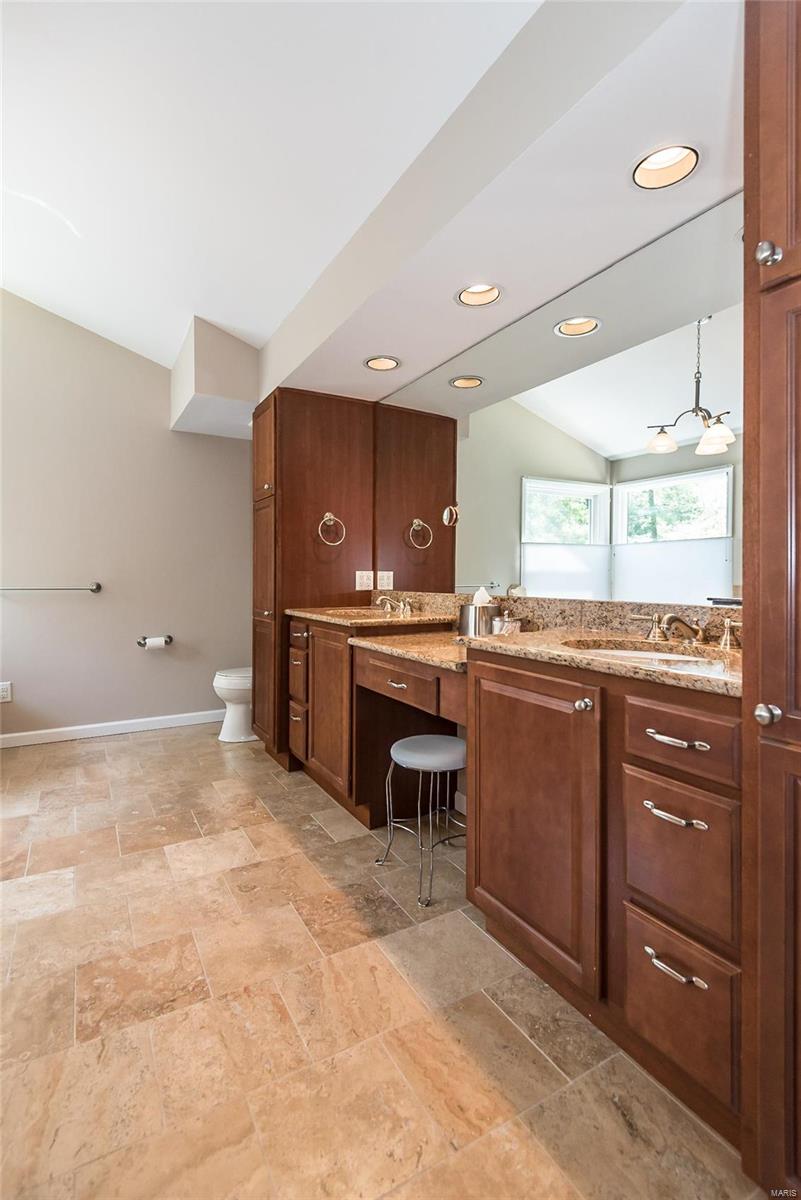 15972 Wetherburn Road Ballwin, MO 63017 - Photo 37 of 75 Gallery Image 37