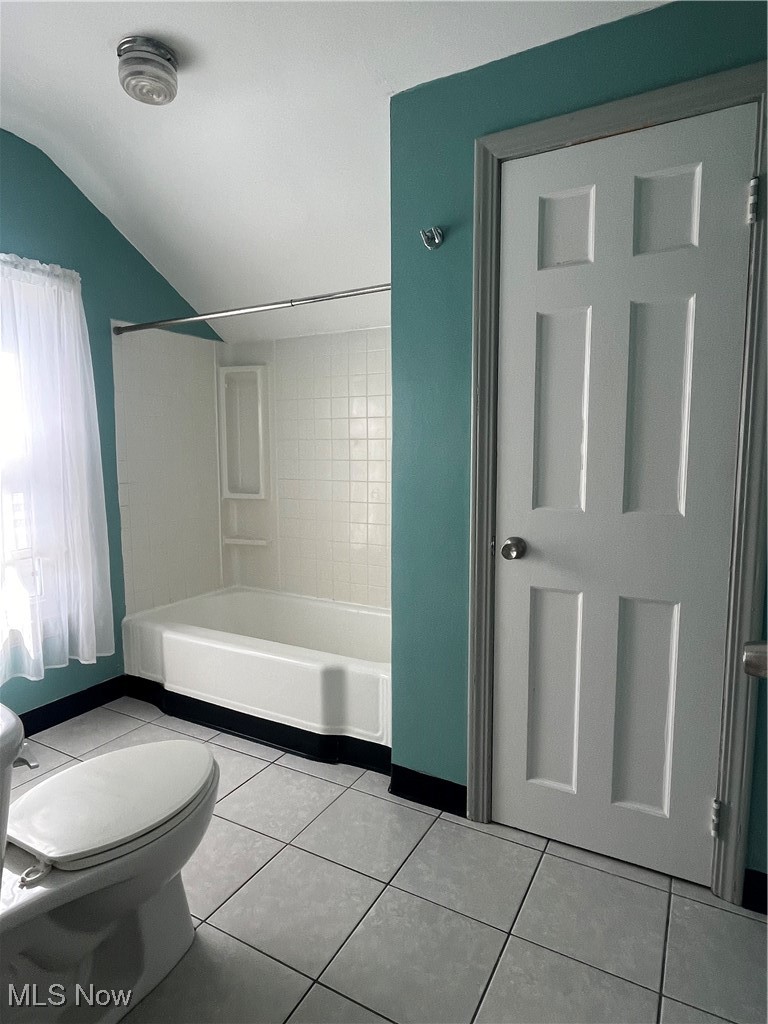 436 Babbitt Road Euclid, OH 44123 - Photo 26 of 31 2nd-floor full-bath