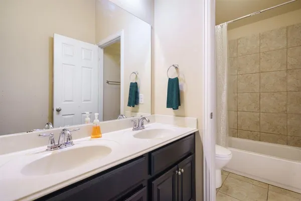 $640,000 | 1009 Chickasaw Drive, Carrollton, TX 75010