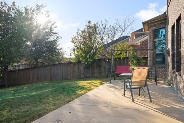 $640,000 | 1009 Chickasaw Drive, Carrollton, TX 75010
