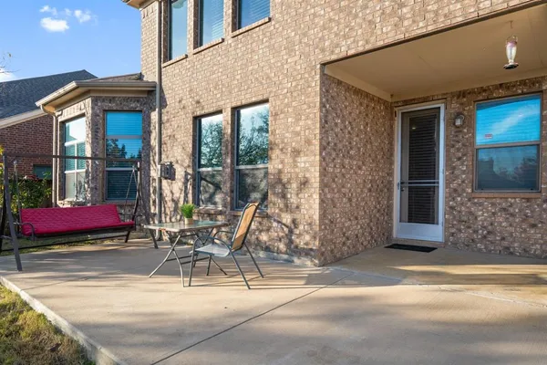 $640,000 | 1009 Chickasaw Drive, Carrollton, TX 75010