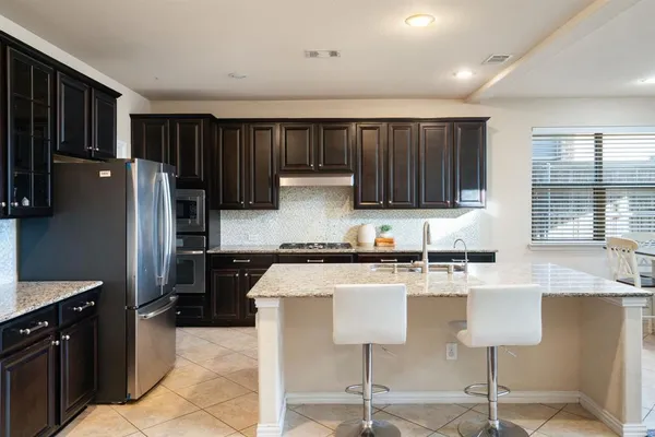 $640,000 | 1009 Chickasaw Drive, Carrollton, TX 75010