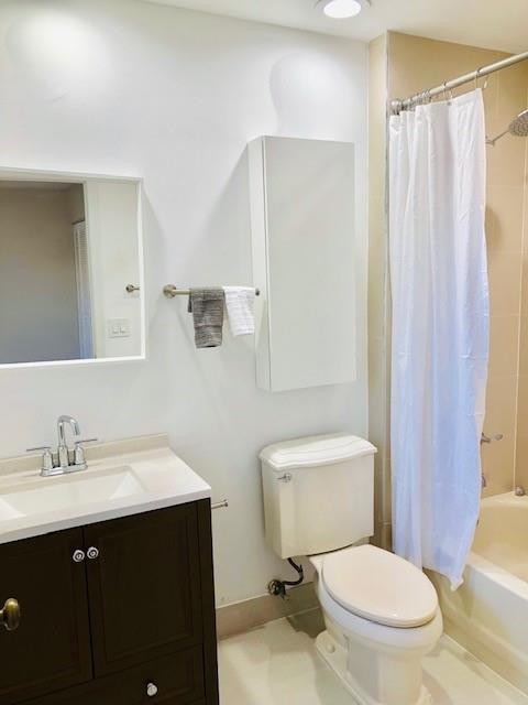 5901 Fox Hollow Drive, Unit E Boca Raton, FL 33486 - Photo 11 of 15 3rd BATHROOM