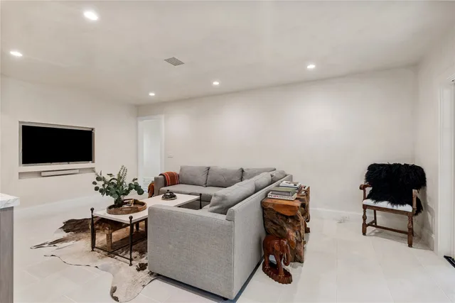 $875,000 | 7811 Wickersham Lane, Houston, TX 77063