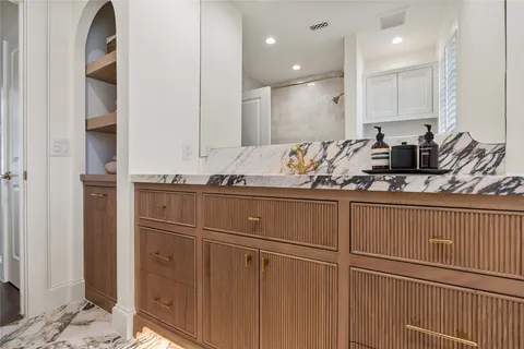 $850,000 | 7811 Wickersham Lane, Houston, TX 77063