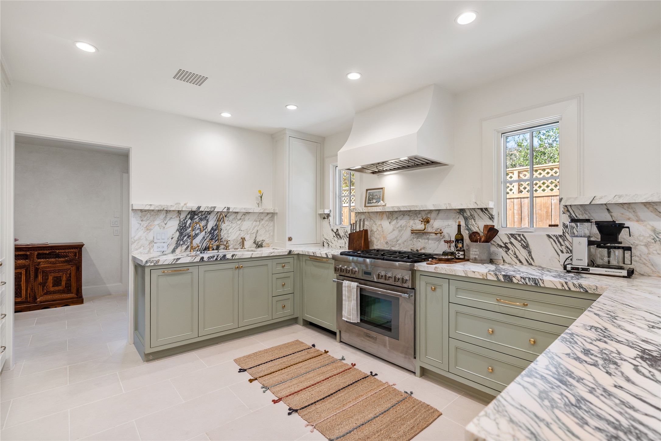 7811 Wickersham Lane Houston, TX 77063 - Photo 9 of 39