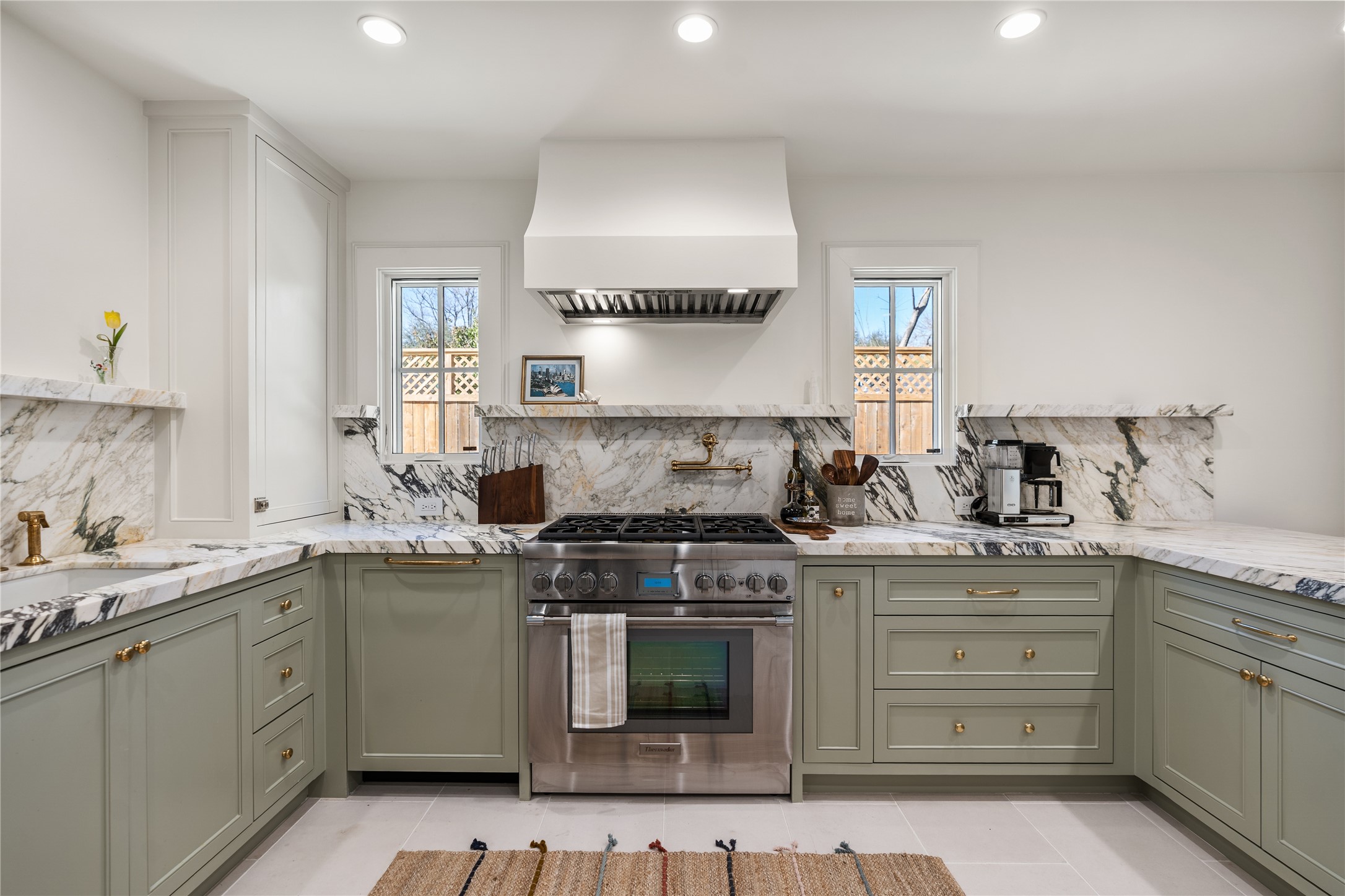 7811 Wickersham Lane Houston, TX 77063 - Photo 10 of 39