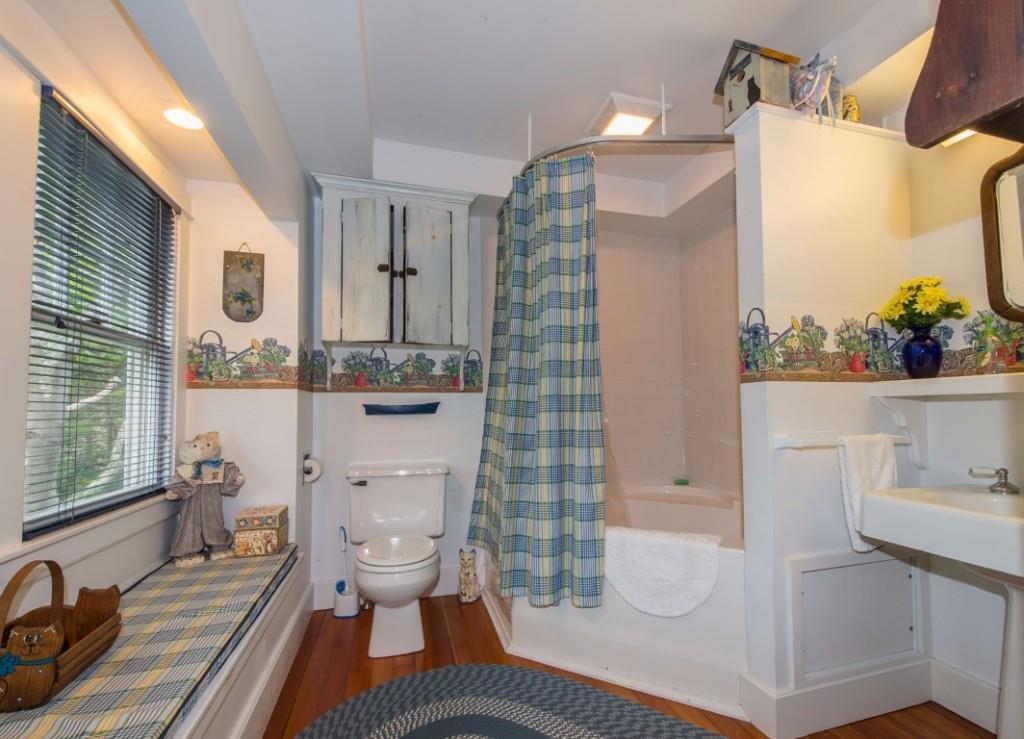 14 All Saints Road Southport, ME 04576 - Photo 19 of 29 Guest Bath with spa tub, pedestal...
