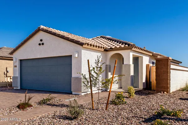 $1,800 | 17589 North Del Mar Avenue, Maricopa, AZ 85138