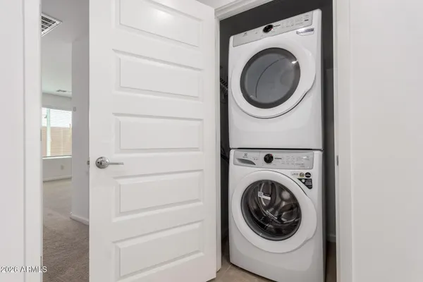 $1,800 | 17589 North Del Mar Avenue, Maricopa, AZ 85138