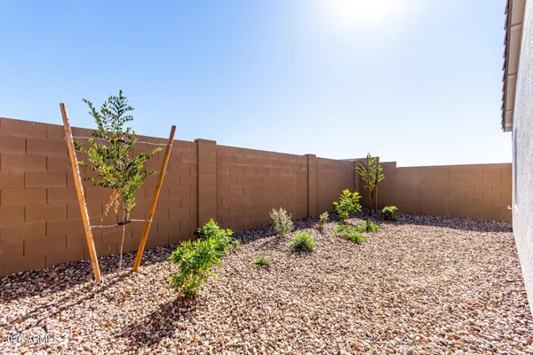 $1,800 | 17589 North Del Mar Avenue, Maricopa, AZ 85138