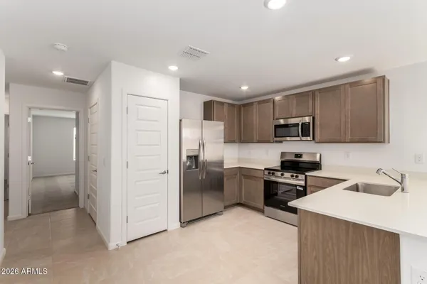 $1,800 | 17589 North Del Mar Avenue, Maricopa, AZ 85138